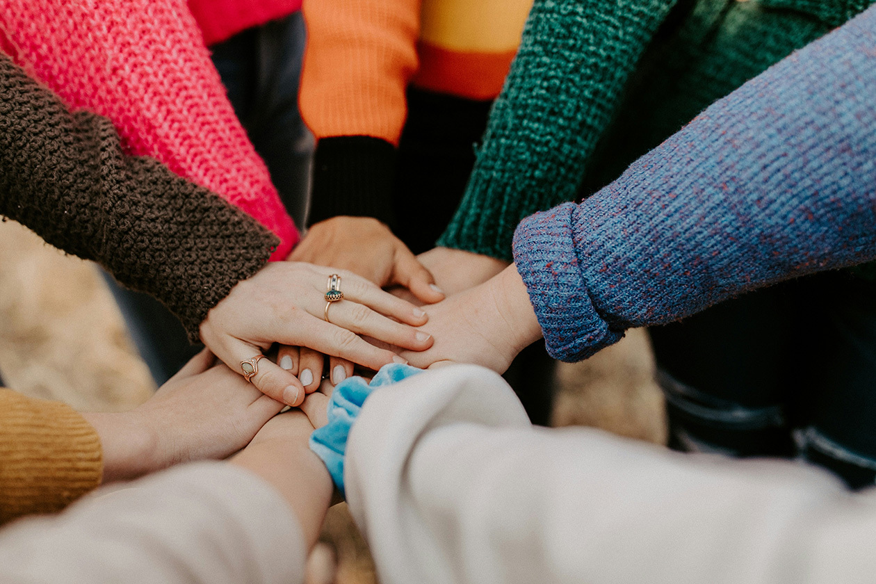 Samarbeid. Foto: Hannah Busing, Unsplash.